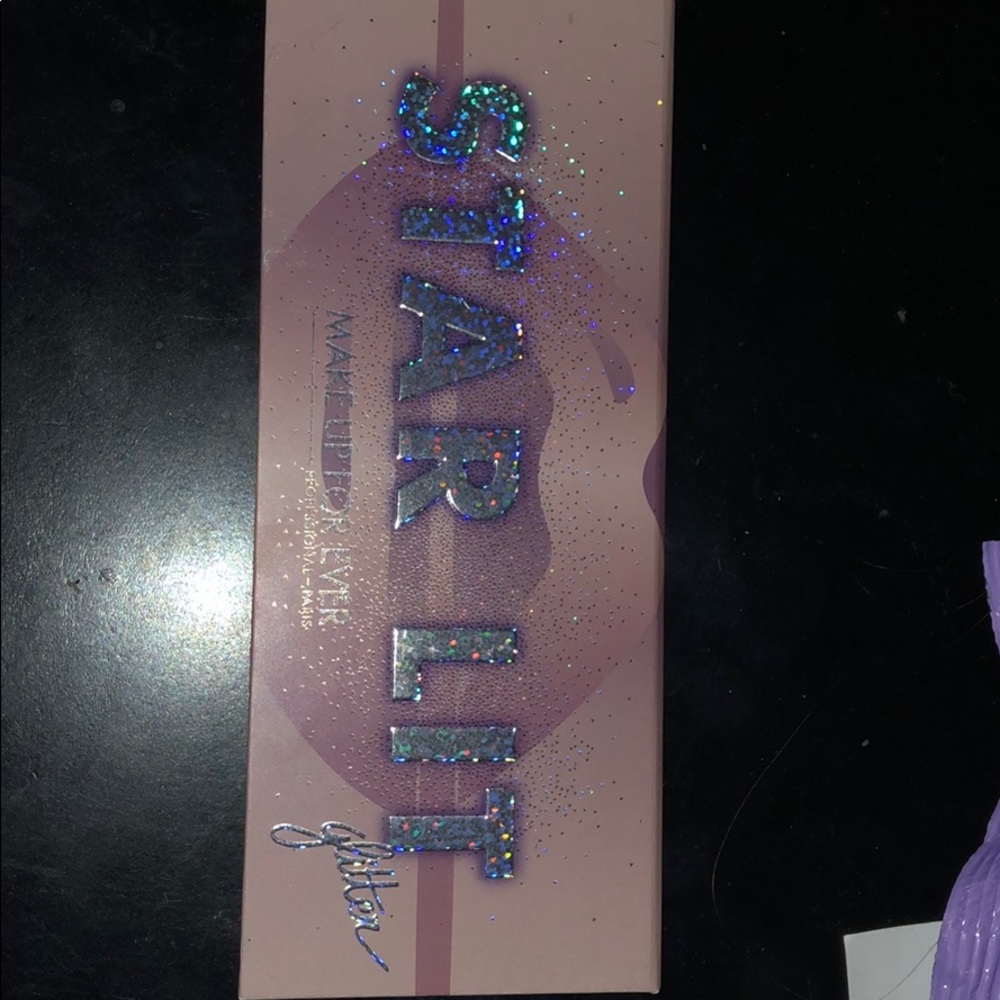 **Like New Make Up Forever eyeshadow**